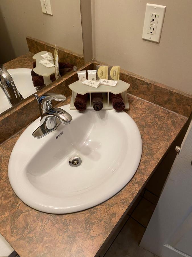 Aspen Motor Inn Drayton Valley ภายนอก รูปภาพ
